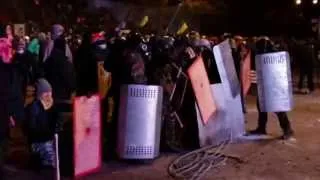 Clashes with police, Ukrainian riot in Kiev, 19.01.2014 (штурм грушевського 4)