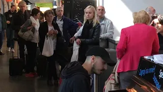 Boogie woogie piano-Charleroi airport