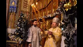 Митрополит Симферопольский и Крымский Лазарь совершил Божественную литургию в Покровском соборе.