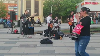 Перемен l Виктор Цой cover l Уличные музыканты Москвы