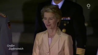 Großer Zapfenstreich für Ursula von der Leyen