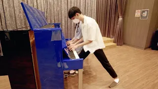 A Couple Finds Piano In Store And Suddenly Plays 'Your Name' In Amazing Way [ENG CC]