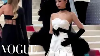 🖤💗 Blackpink’s Jennie Kim Arrives at the Met Gala 📷