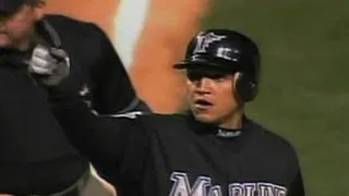 03 NLCS Gm7: Cabrera gives the Marlins an early lead