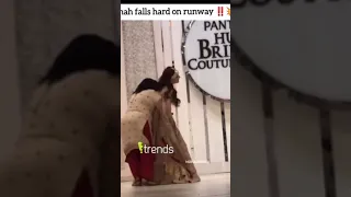 Alizay shah ramp walk karte gir gai she falls down 😂🥺