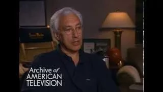 Steven Bochco discusses discusses difficulties on the set of "Hill Street Blues" - EMMYTVLEGENDS.ORG