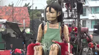 Day 1. The Giants. Little Girl Giant in Perth. Royal de Luxe. Perth, Australia
