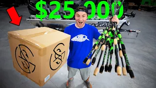 $25,000 World’s BIGGEST Fishing Unboxing (New Bass Boat!)