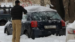 Примерзли двери в машине. Что делать?