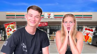 Tasting 7 Eleven snacks in Thailand !