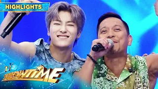 Jhong pretends to be a member of the K-Pop group TAN | It's Showtime