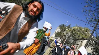 Frauendemonstration in Kabul: Taliban gehen gegen Journalisten vor