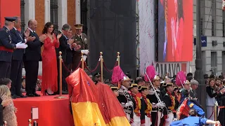 Desfile militar del 2 de Mayo (Puerta del Sol de Madrid)