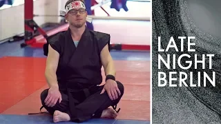 Frank Tonmann macht Karate: Ist er ein würdiger Meister? | Late Night Berlin | ProSieben
