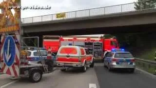 03.06.2013 - A 5 bei Kronau:  Lkw fährt in Stauende - 1 Toter, drei Verletzte