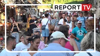 Gjirokastër/Mijëra turistë gjallërojnë qytetin e gurtë!Të huajt: Vend shumë i bukur, jemi surprizuar