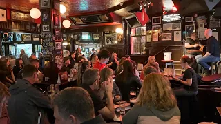 🇮🇪🍺🍻 DUBLIN IRELAND, THE TEMPLE BAR: INSIDE THE MOST FAMOUS PUB IN IRELAND, PUB CAPITAL OF THE WORLD