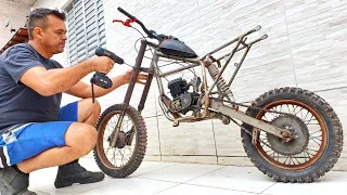 MONTEI uma MOTO SÓ com SUCATA de OFICINA Será que Vai ANDAR ???