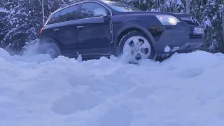 Opel Antara 2 0cdti 4x4 on snow off road