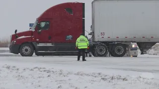 02-15-2021 Saint Louis, MO - Wrecks - Stuck Vehicles - Heavy Snow