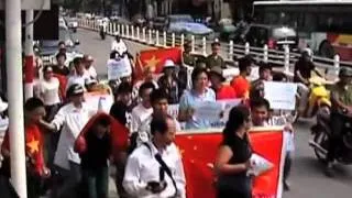 2011-07-04 美国之音新闻: 越南抗议者就海事纠纷谴责中国