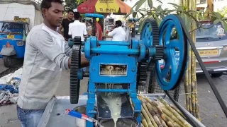 How to Make Sugarcane Juice - Mumbai Street Fruit Machine