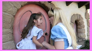 Private Meet and Greet w Alice in Wonderland at Disneyland - CANON G7X