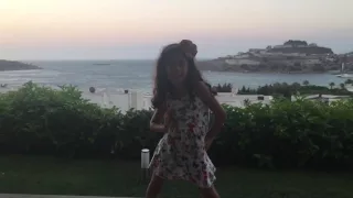 Ela Dancing to "Worth It"