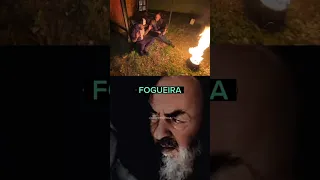 A primeira vez que o Padre Pio viu o d3môn1o. Vídeo completo aqui: @dudu