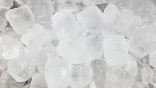 Venta de cubitos de hielo desde casa como en la fábrica