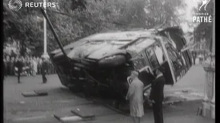 TRANSPORT: Bus and tram collision on the Victoria Embankment (1951)