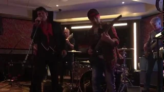 Aleks Vediani - Good Rockin' Tonight (Elvis Presley Cover) - Live