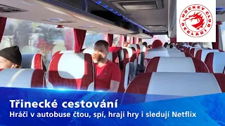 Třinecké cesty autobusem: Knížky, Netflix, vzdělávání se i hraní karet