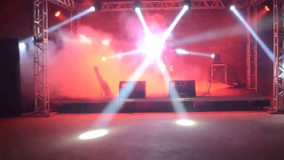 Palco, sonorizaçāo e iluminaçāo para banda