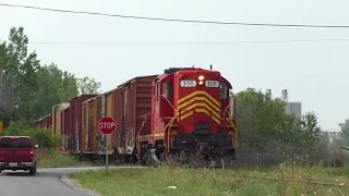 ND&W Highhood GP9 struggles with 50+ boxcars PREX 105