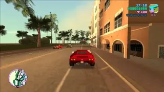 Девушка играет в GTA Vice City: remastered edition