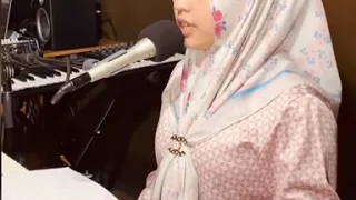 sangat merdu, surat Al Kahfi dari gadis tuna netra,,nyesel Klo gx nonton