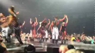 Britney Spears Performs "Till The World Ends" in Hartford, CT (Stairs Malfunction!)