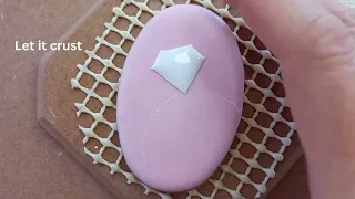 ADVANCED Royal icing: Pretty Pearls & Proseco Bridal Shower Biscuits