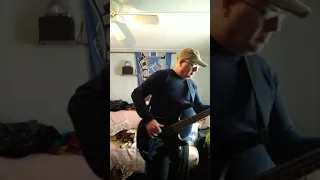 ACDC Thunderstruck Bass cover