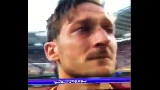 Video, Francesco Totti si commuove e piange guardando la Curva Sud all'Olimpico