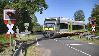 Spoorwegovergang Seybothenreuth (D) // Railroad crossing // Bahnübergang