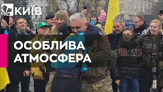 Зустрічали оваціями: командувач ОК "Південь" прибув у звільнений Херсон