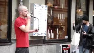 Dave Crowe beatboxing in Stockholm