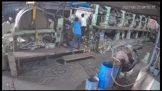 🚨 18+🚨 CCTV Footage of Man Caught on a Paper Rolling Machine Incident