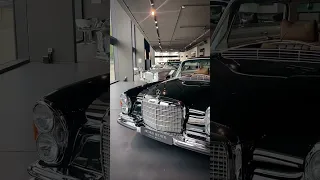 🔥 STOP to watch this Mercedes-Benz 280 SE 3.5 l Coupé shine ✨ A classy star we just love. Magical💫