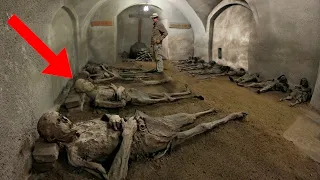 कोई नहीं सुलझा पाया इनका रहस्य || 10 Creepiest Recent Archaeological Discoveries!