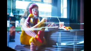 Burger Kings Halloween stunt in Sweden has Ronald McDonald-like clown creepily appearing in bathroom