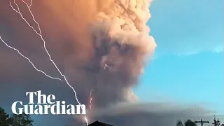 Lightning and ash: timelapse footage shows Taal volcano eruption