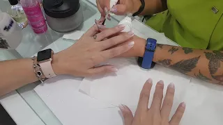 Pintando uñas de gel con aerografo